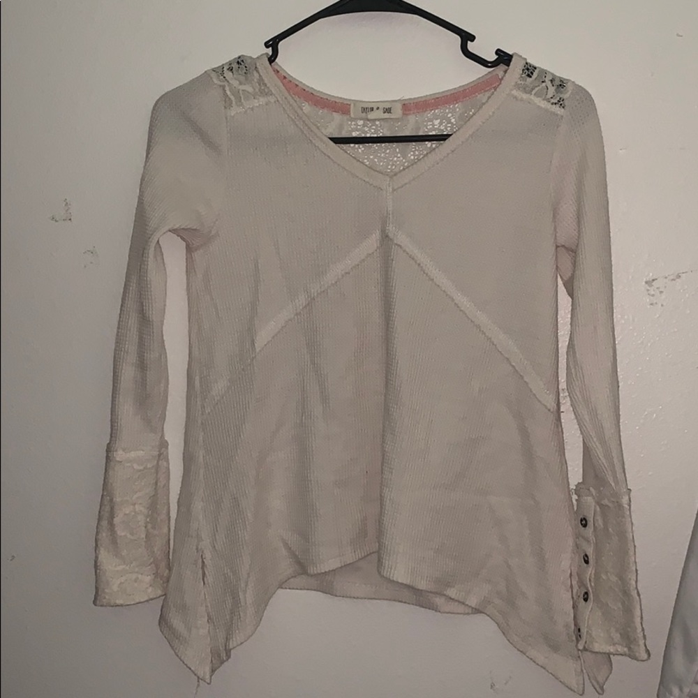 Long sleeve knit top